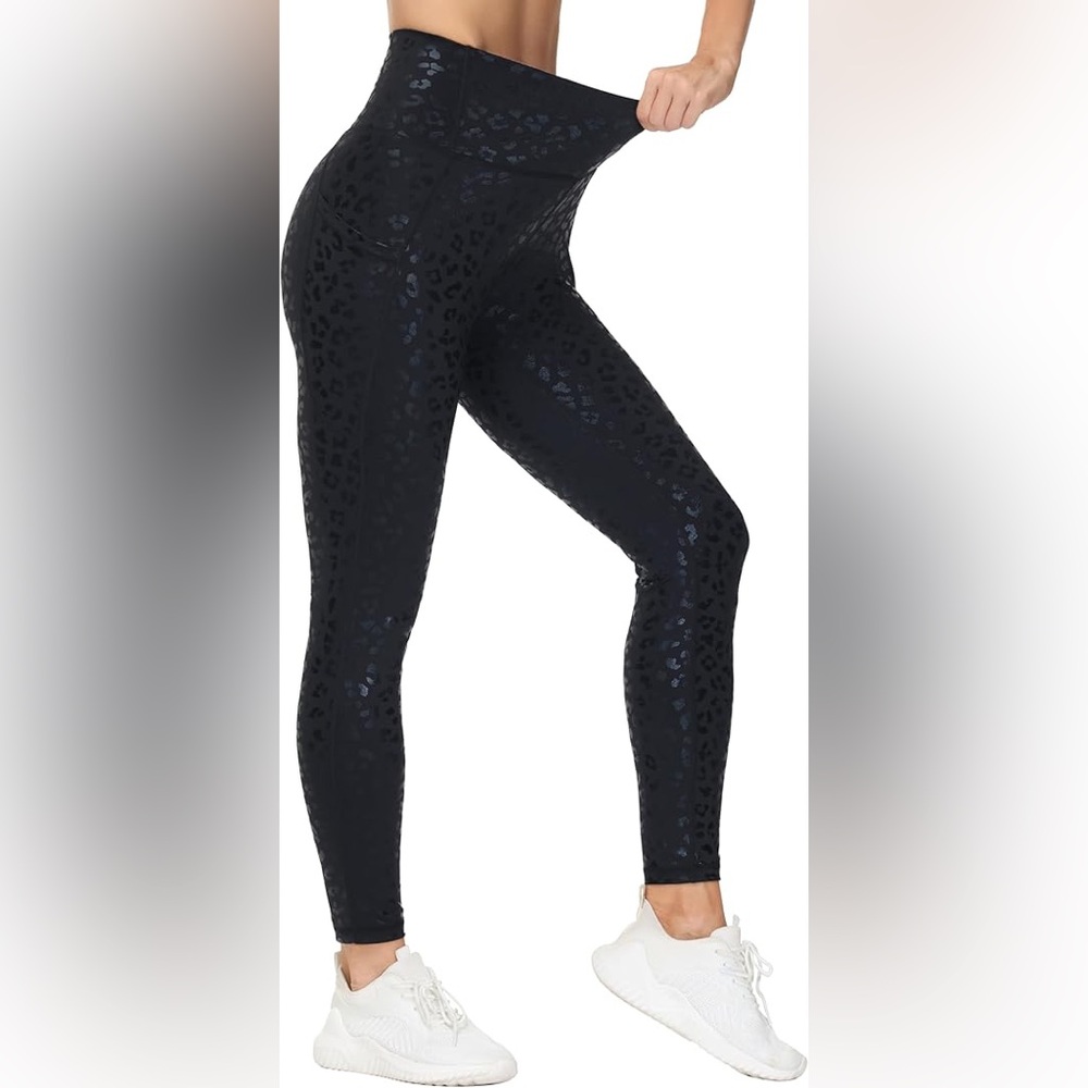 Sleek Black Patterned Leggings